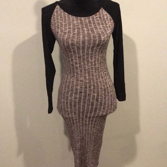 UK2LA Dresses & Skirts - 🧡2/$10 - Grey long sleeve dress